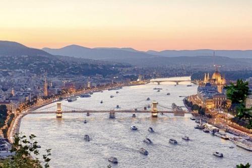 Private River Cruise with Open Bar – 1hour